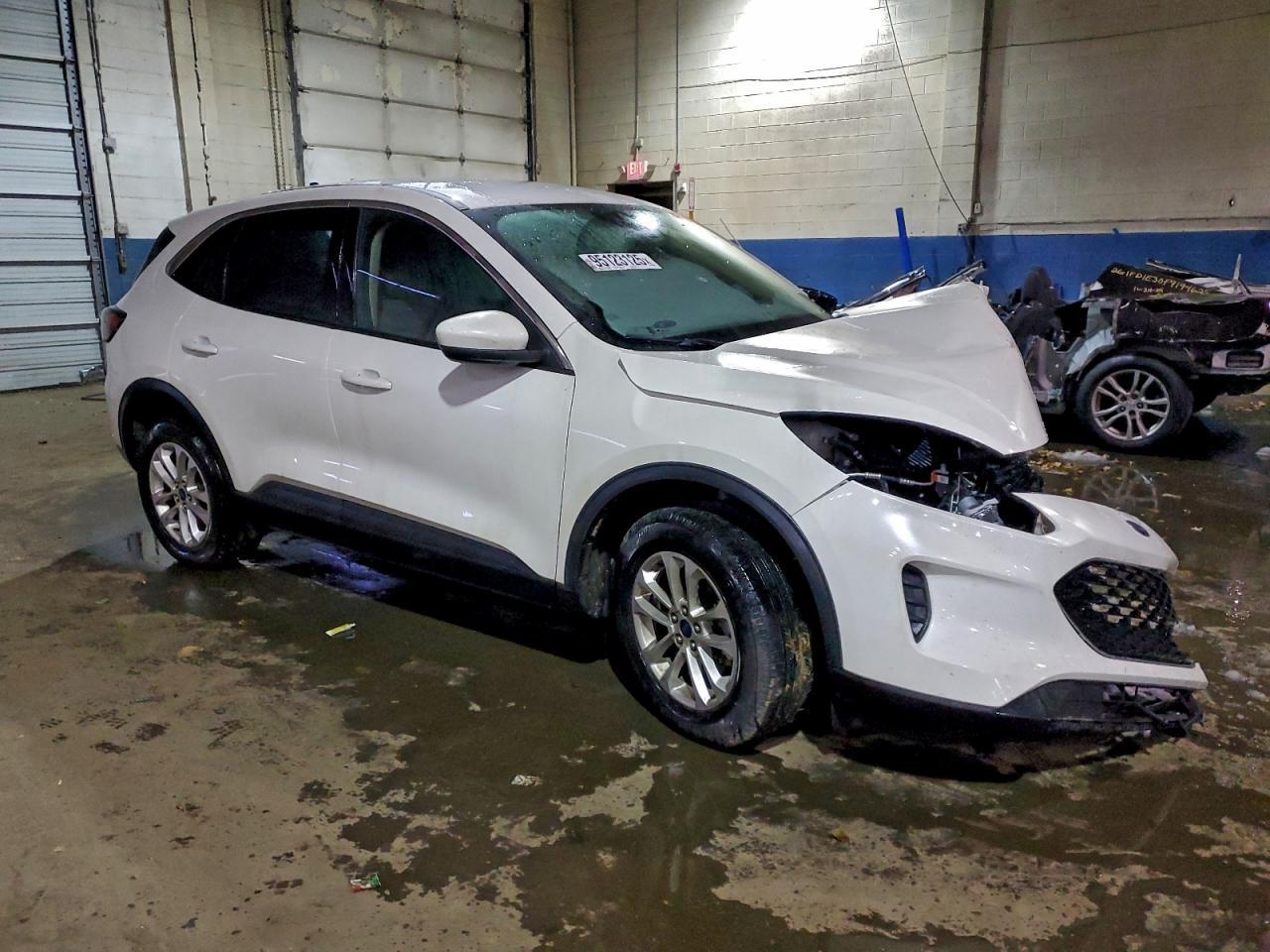 2020 Ford Escape Se - Фото 4