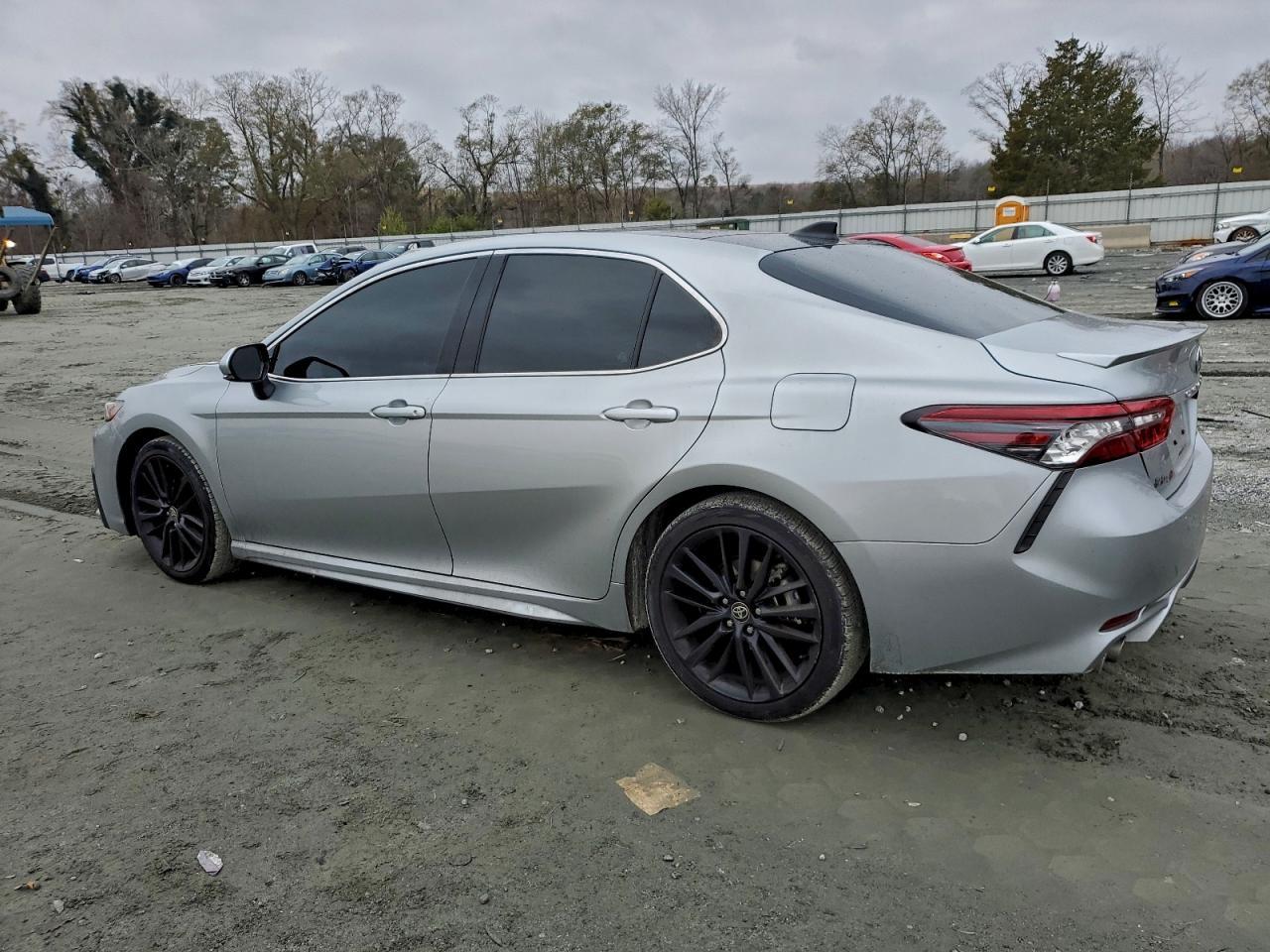 2022 Toyota Camry Xse - Фото 2