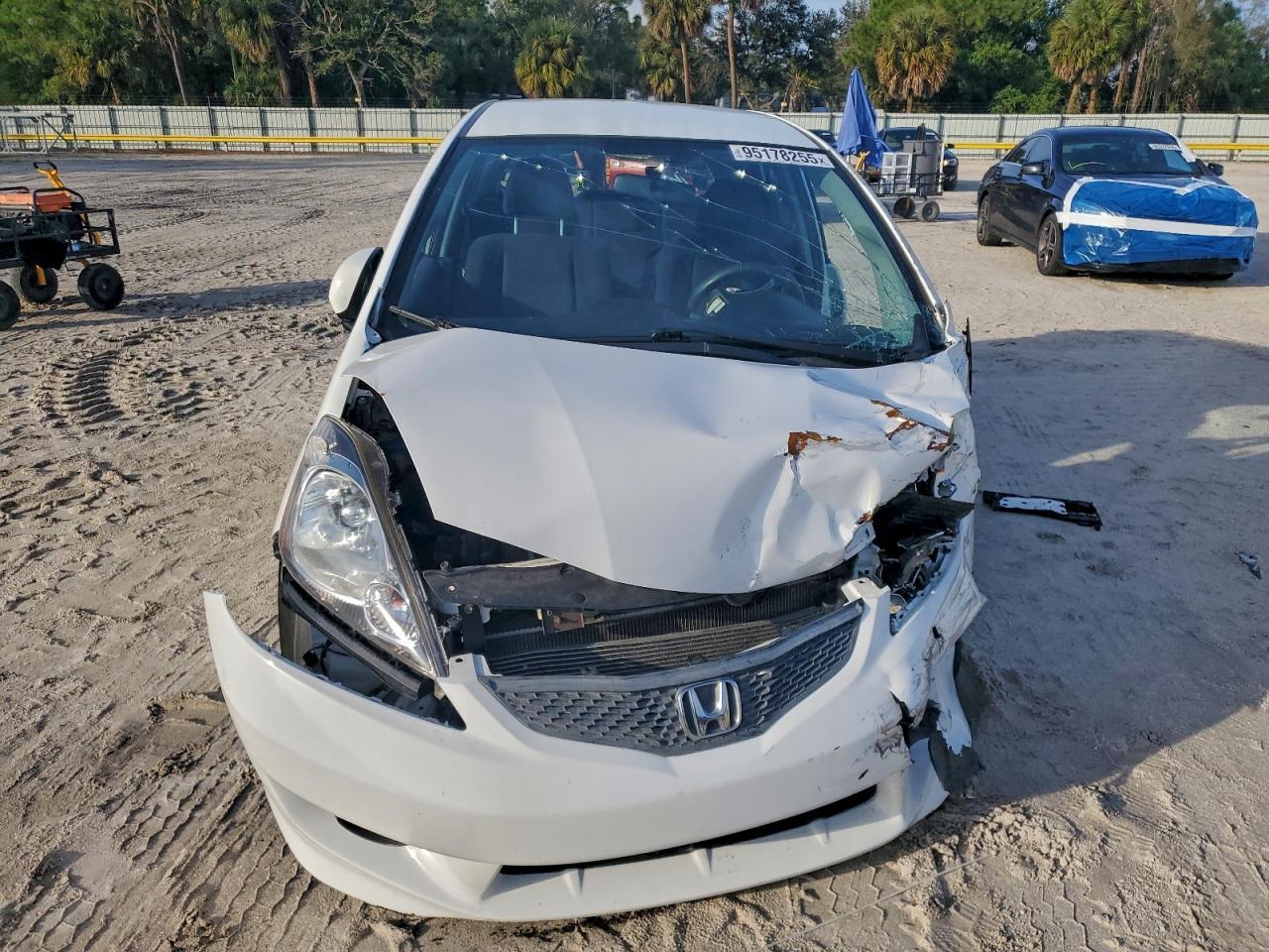 2011 Honda Fit Sport - Фото 5