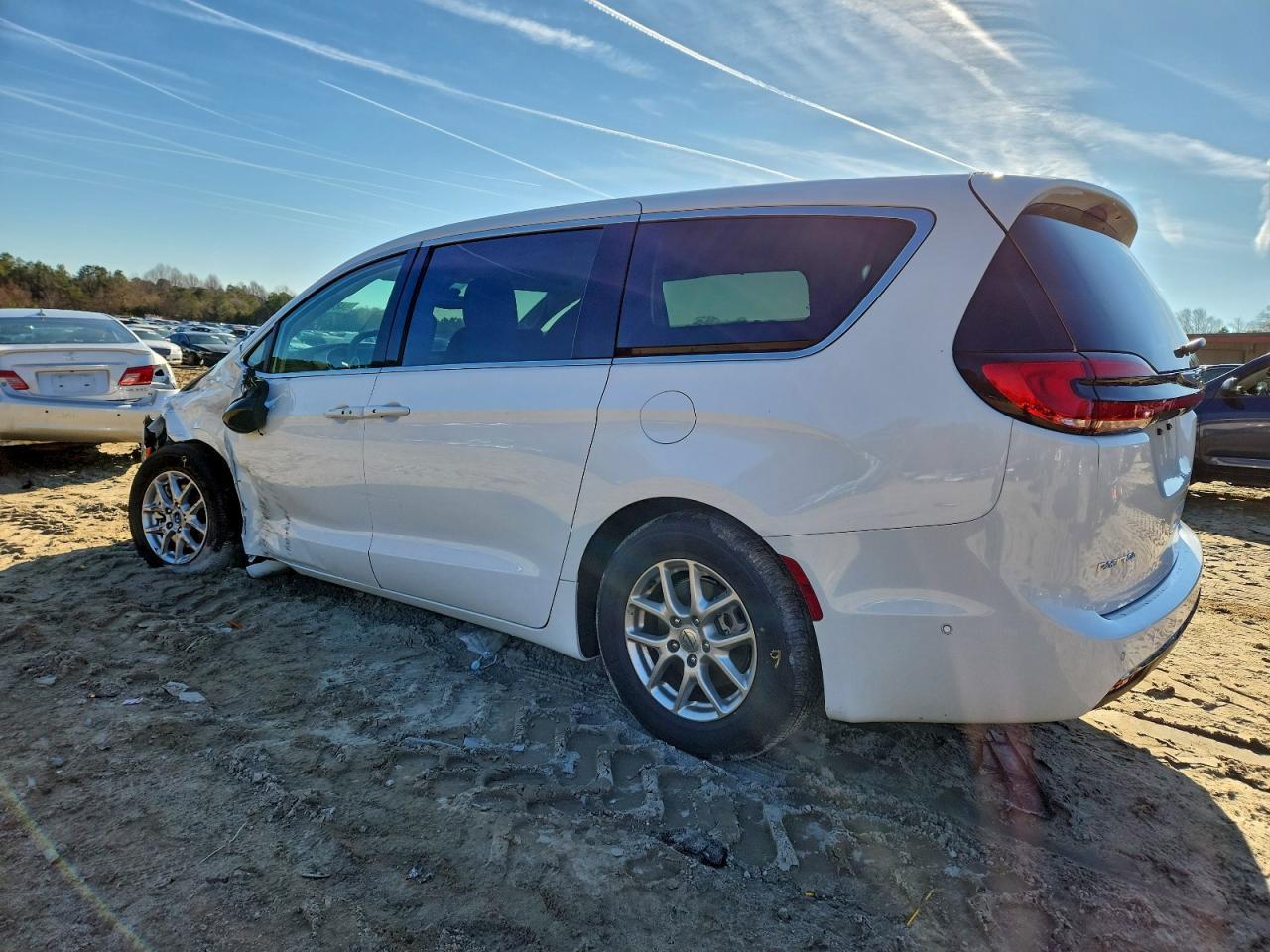 2024 Chrysler Pacifica Touring L - Фото 2