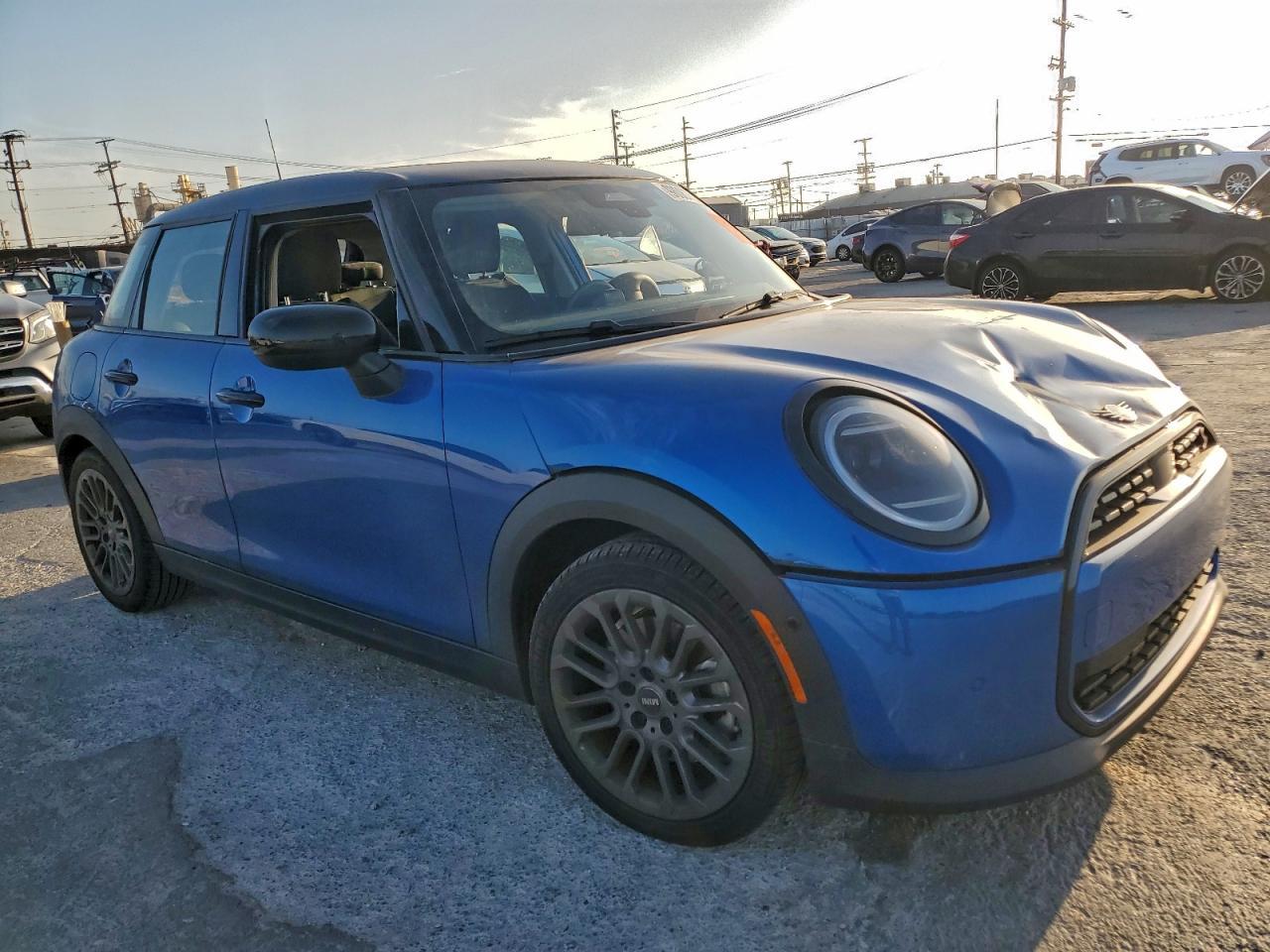2025 Mini Cooper S - Фото 4