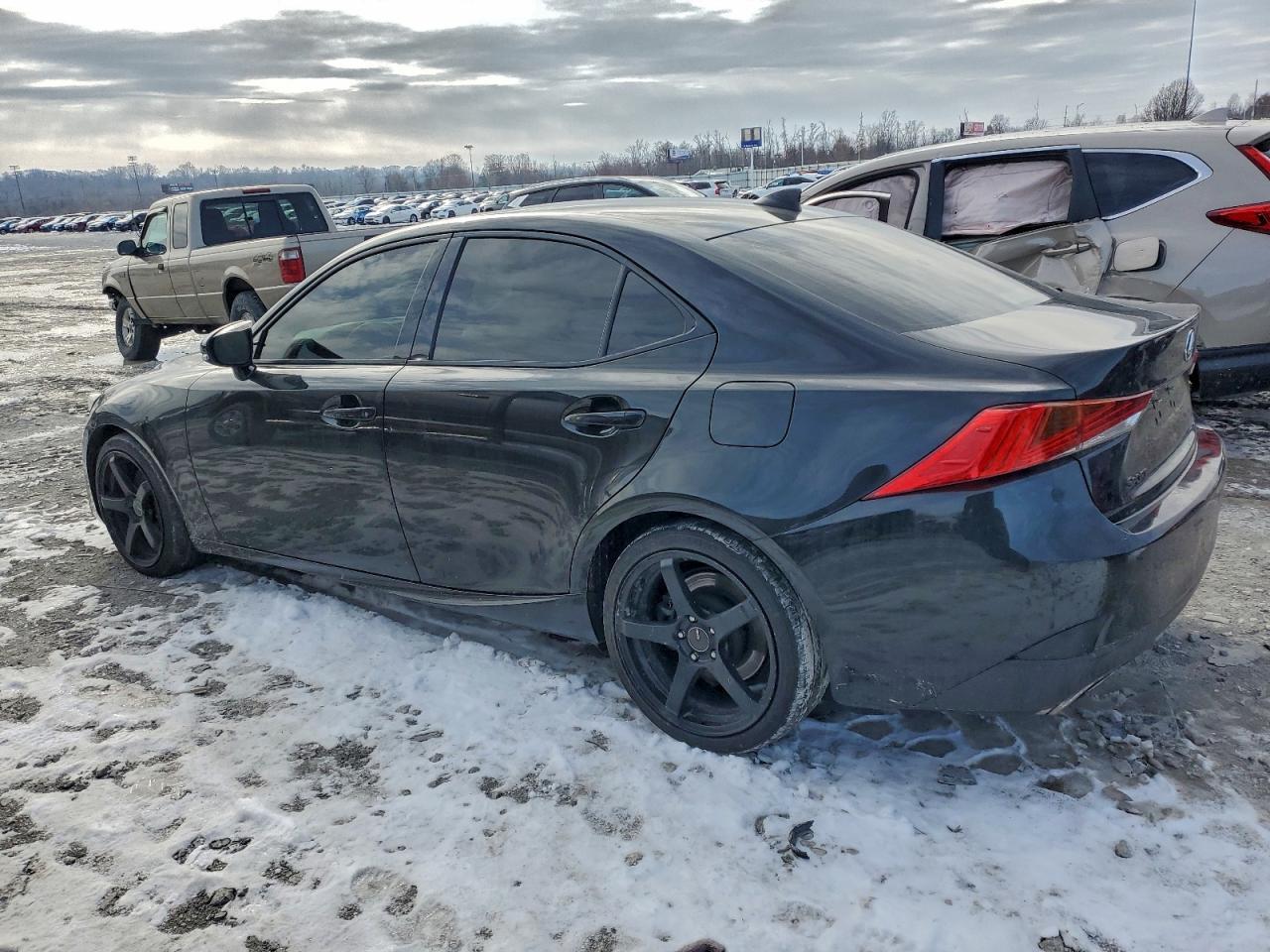 2017 Lexus Is 200T - Фото 2