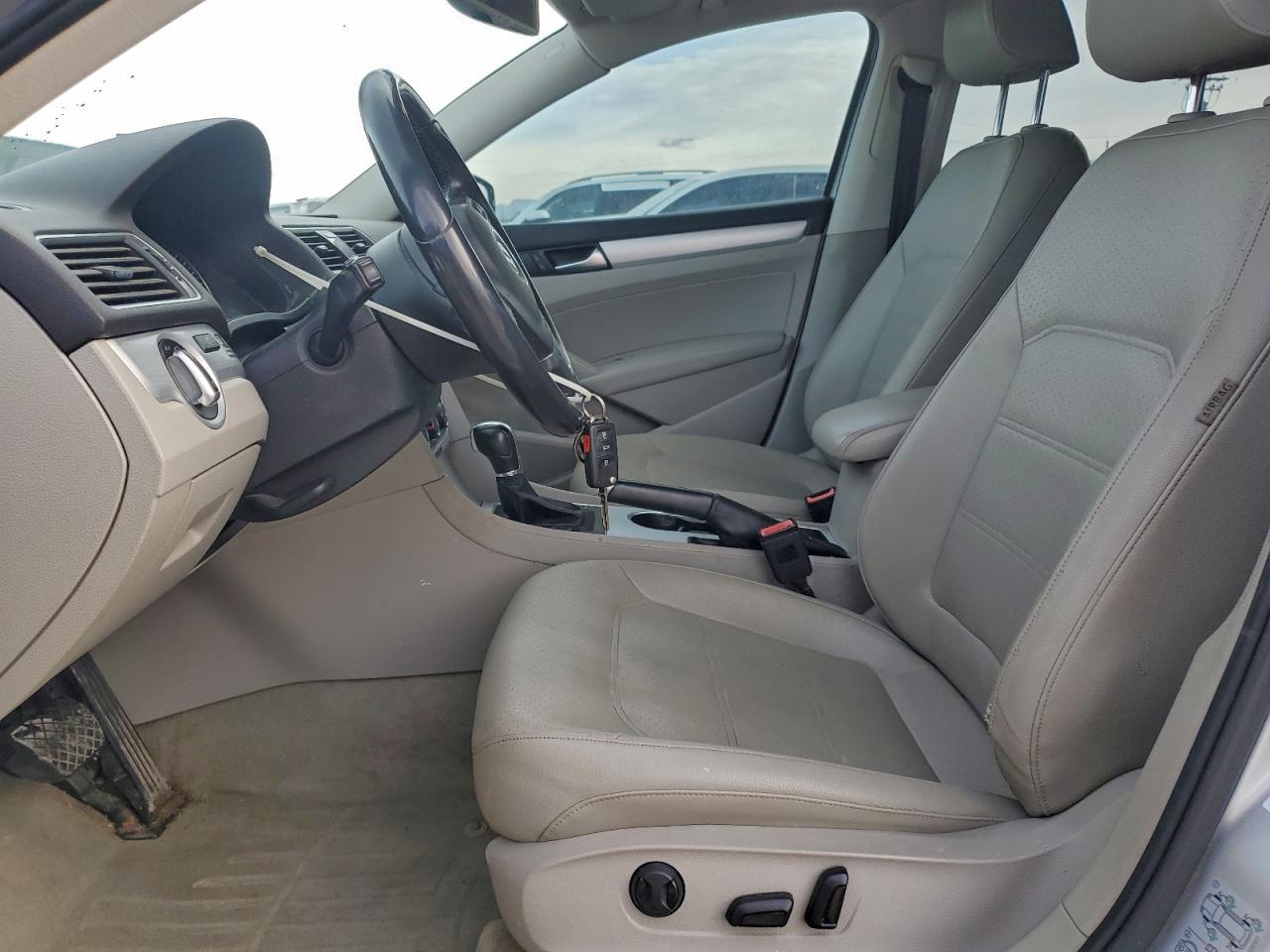 2013 Volkswagen Passat Se - Image 7