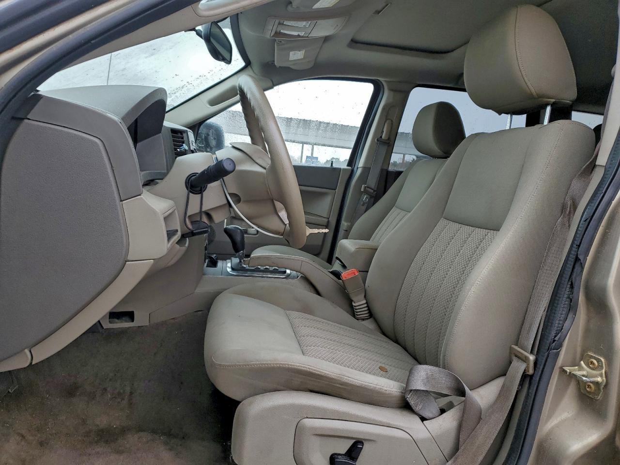 2005 Jeep Grand Cherokee Laredo - Image 7