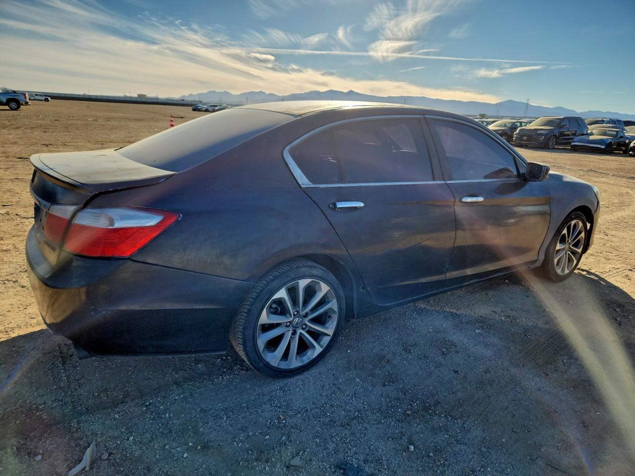 2015 Honda Accord Sport - Image 3