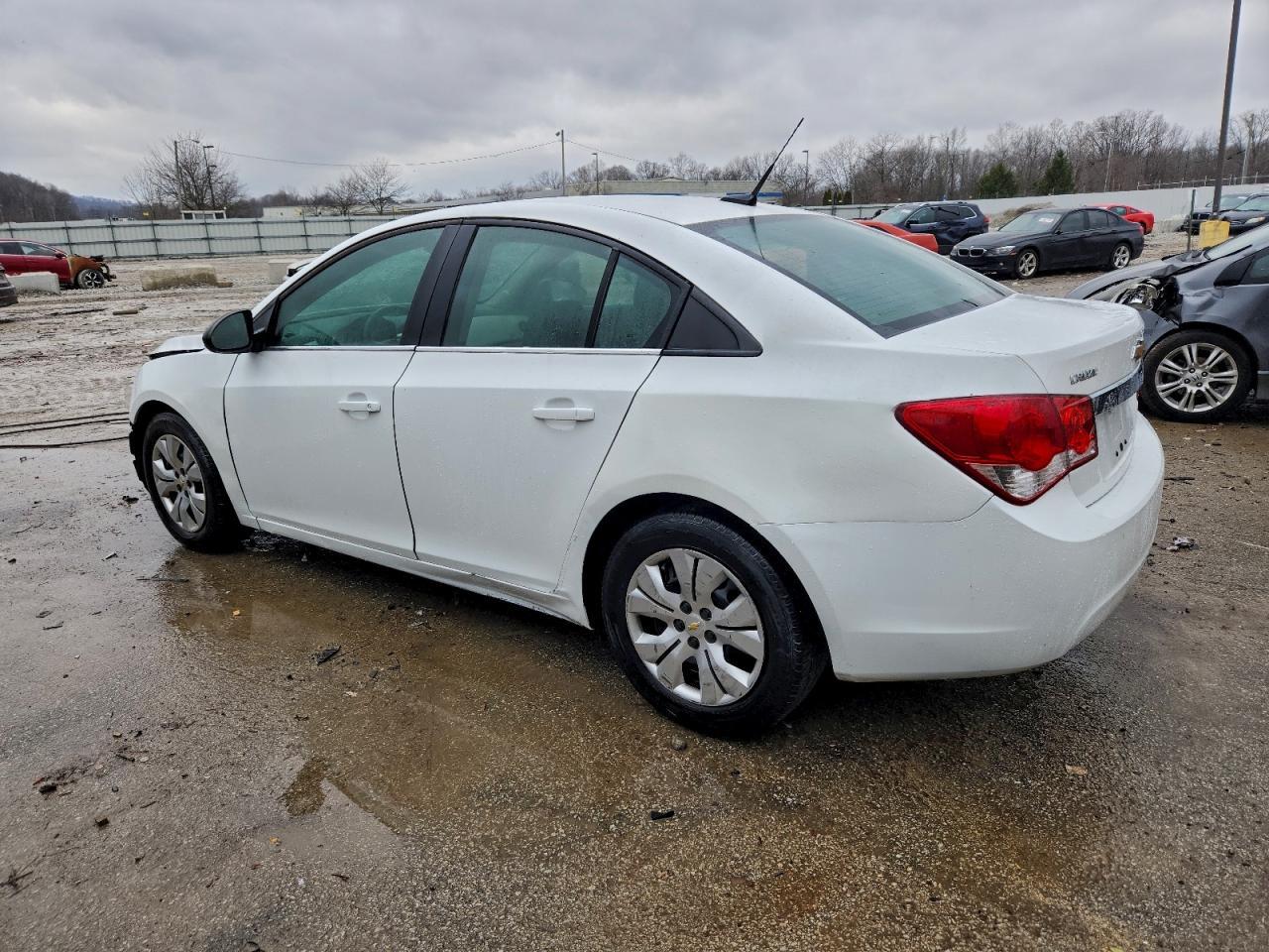 2014 Chevrolet Cruze Ls - Фото 2