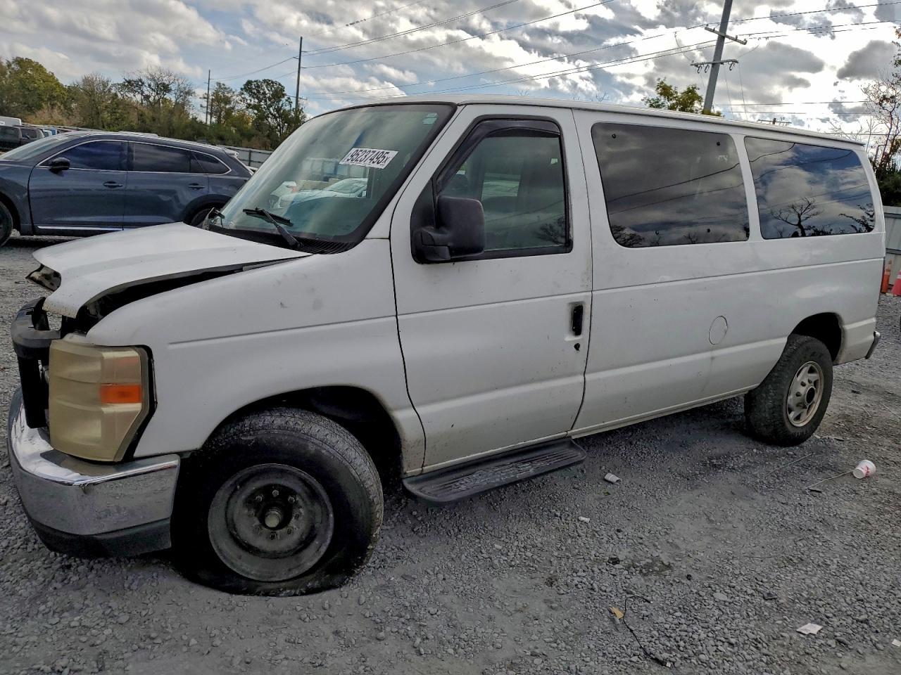 2010 Ford Econoline E350 Super Duty Wagon