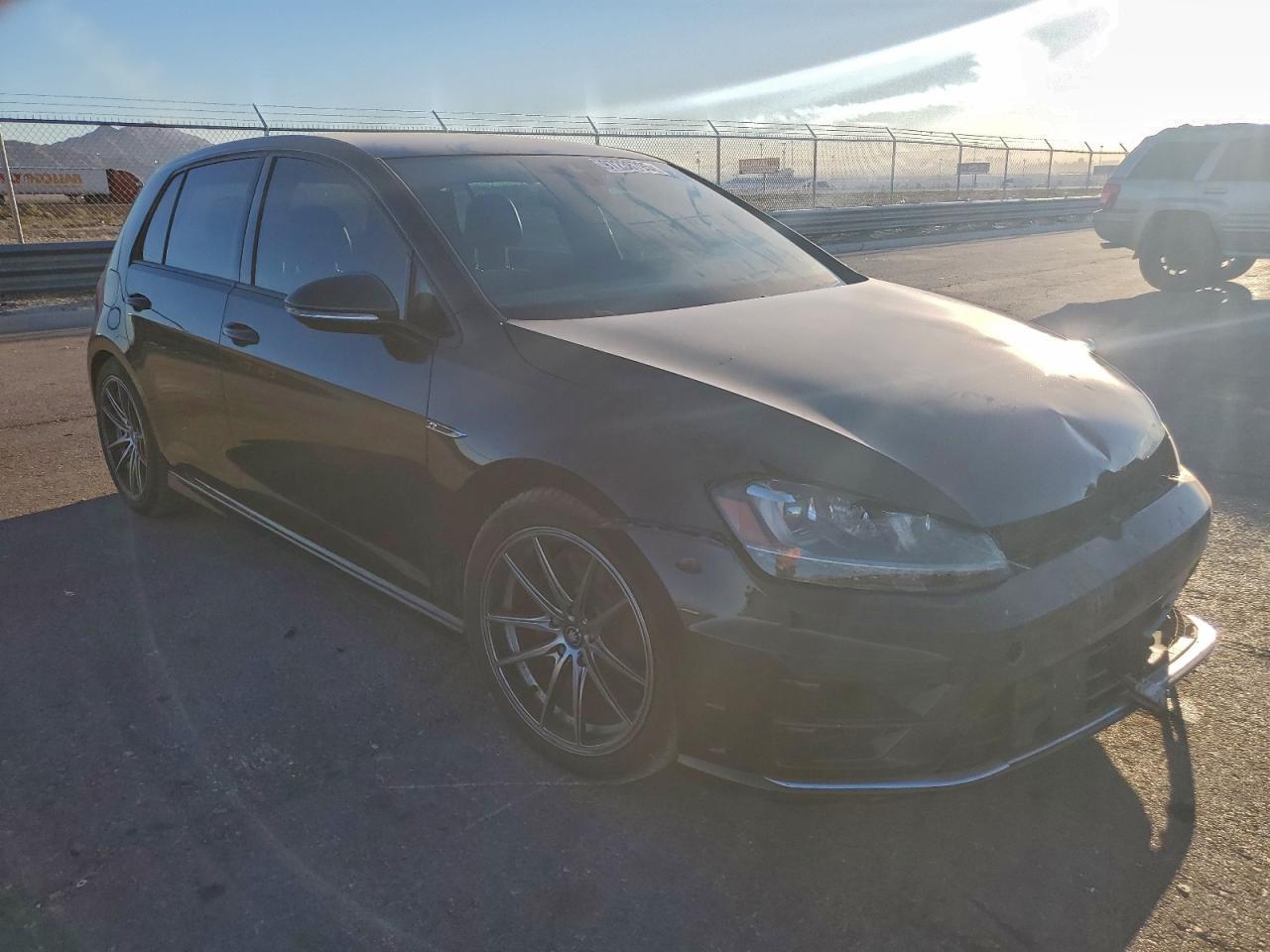 2017 Volkswagen Golf R - Image 4