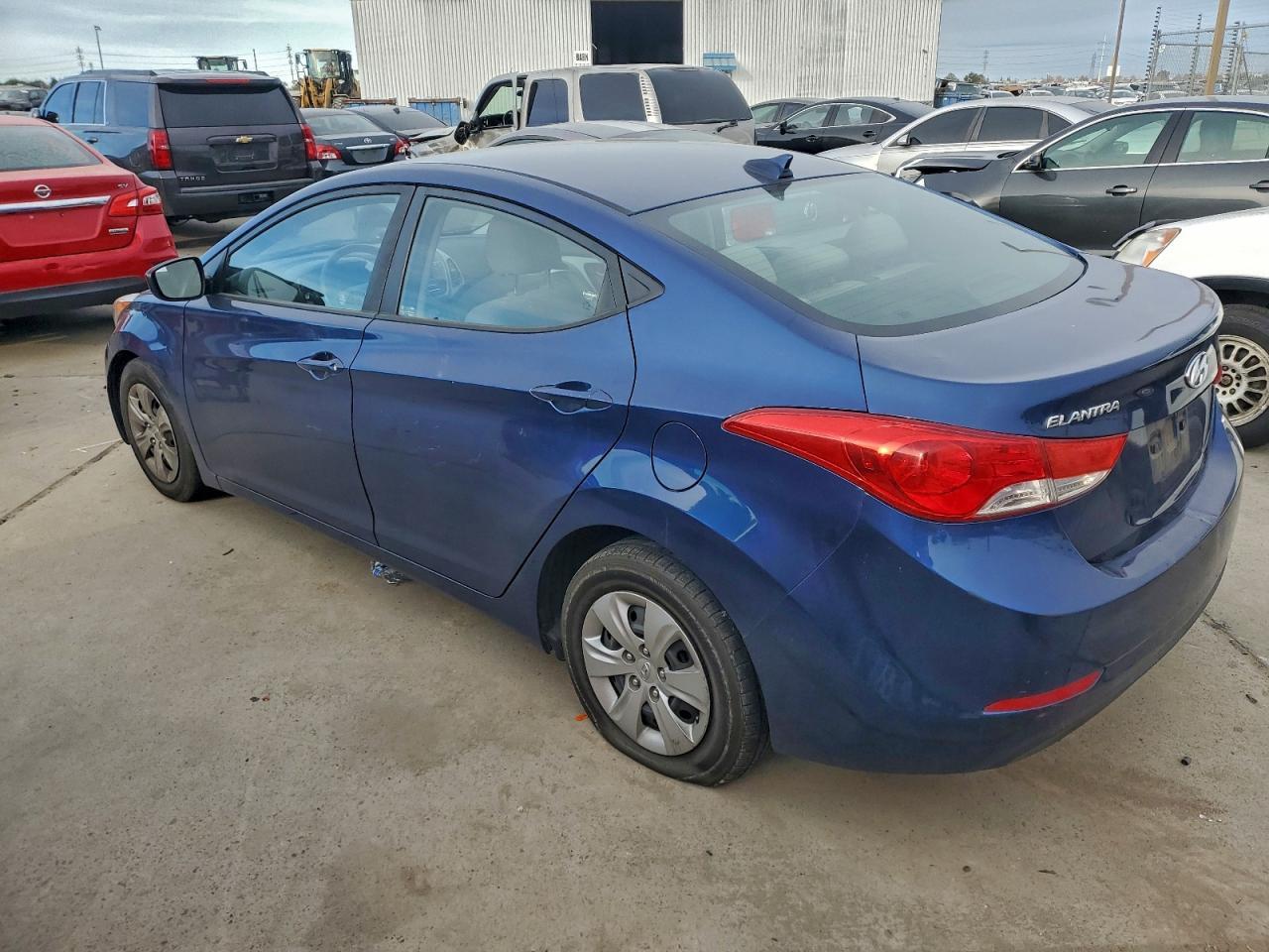 2016 Hyundai Elantra Se - Image 2
