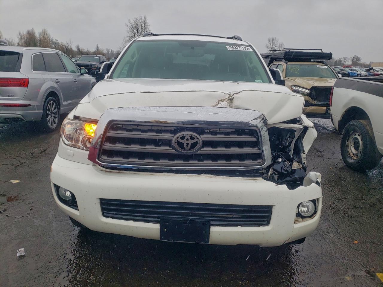 2011 Toyota Sequoia Sr5 - Image 5