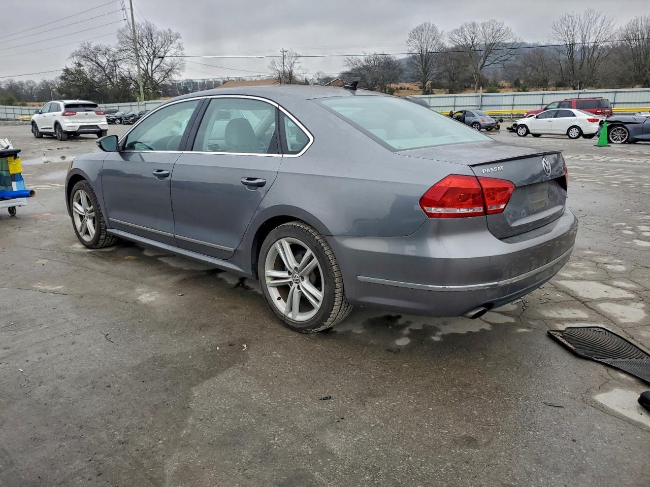 2012 Volkswagen Passat Sel - Image 2