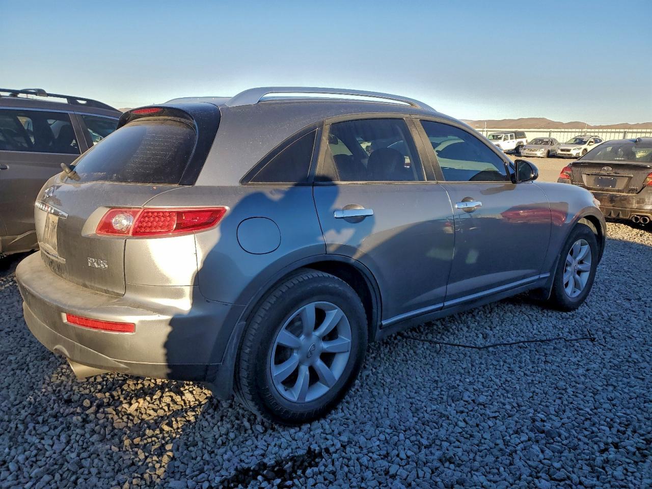 2004 Infiniti Fx35 - Image 3