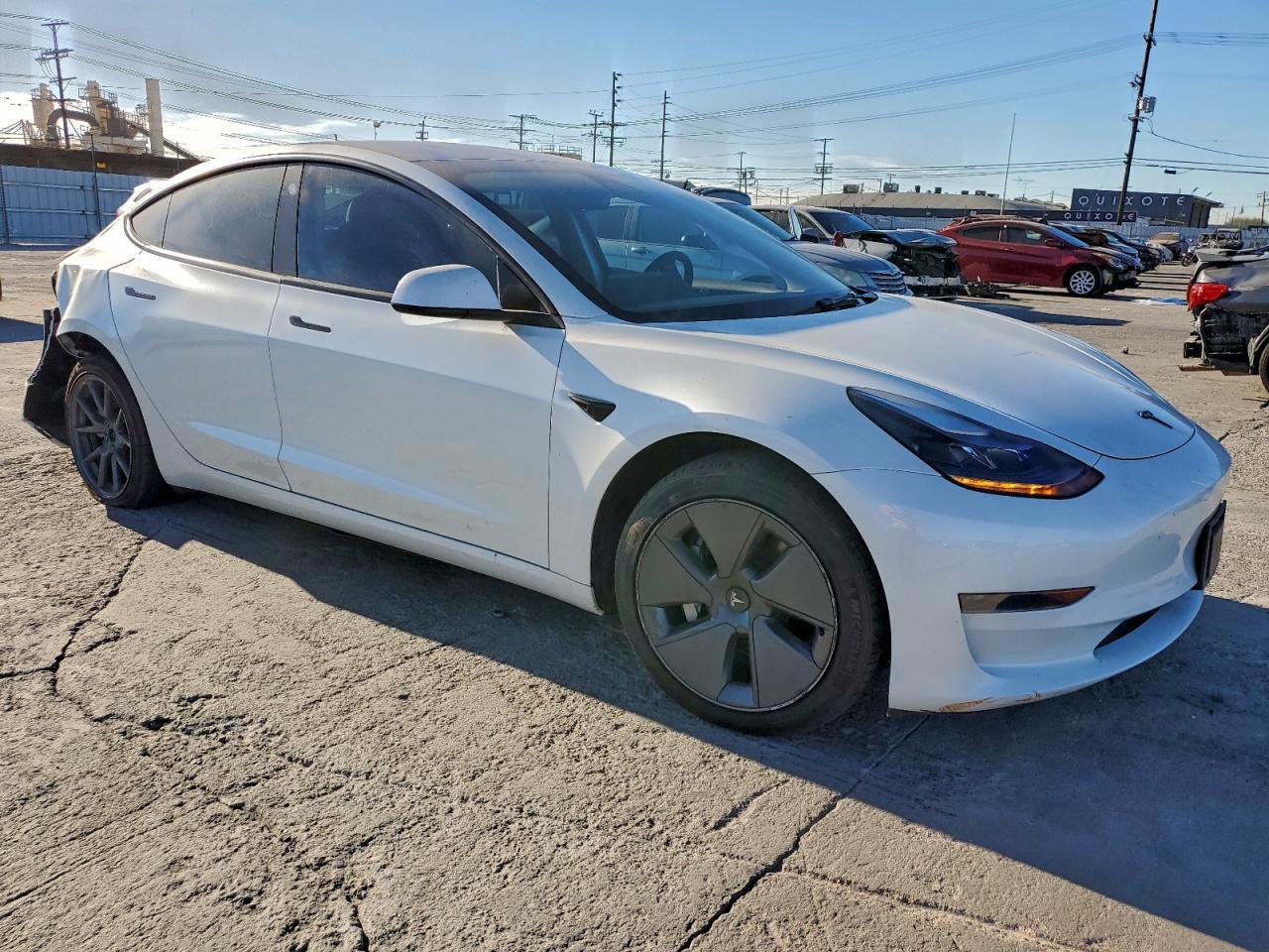 2023 Tesla Model 3 - Фото 4