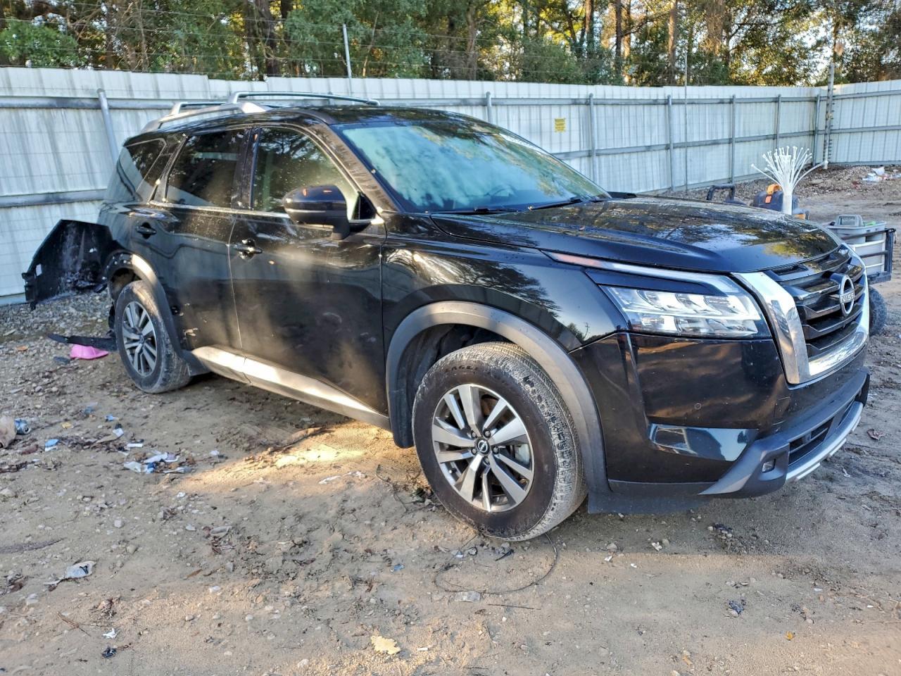 2022 Nissan Pathfinder Sl - Фото 4