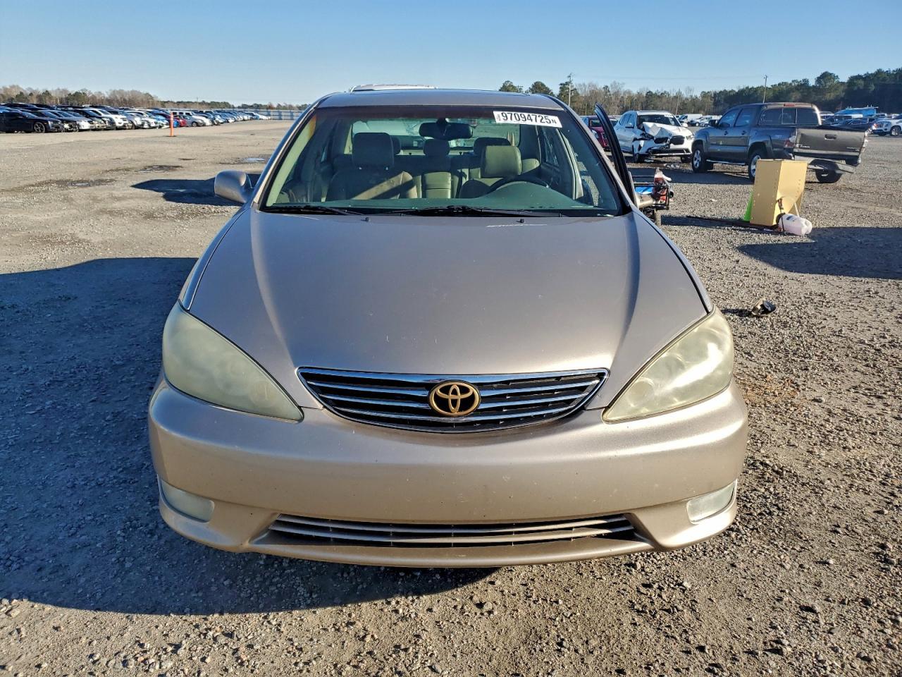 2005 Toyota Camry Le - Image 5
