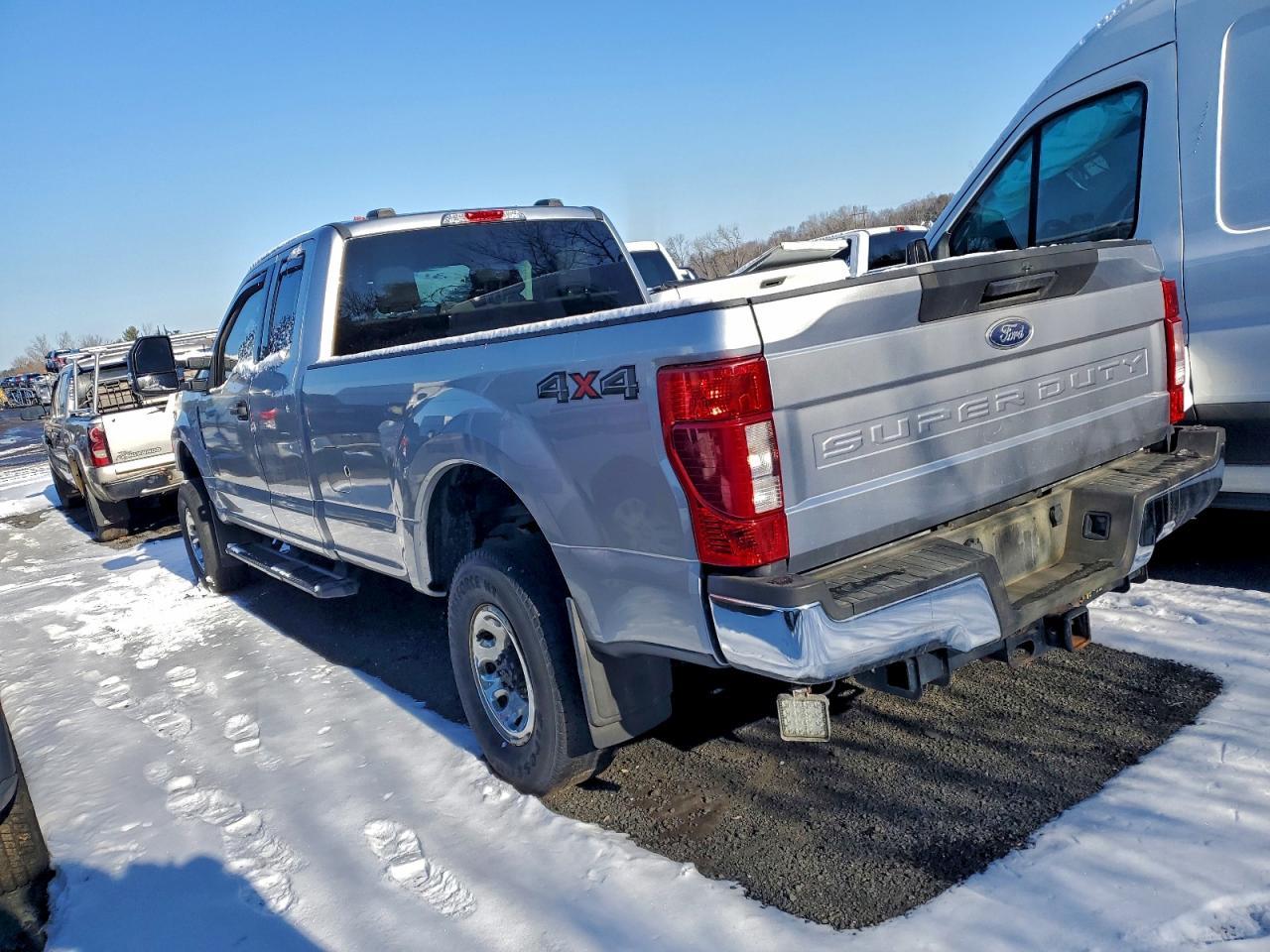 2022 Ford F350 Super Duty - Image 2