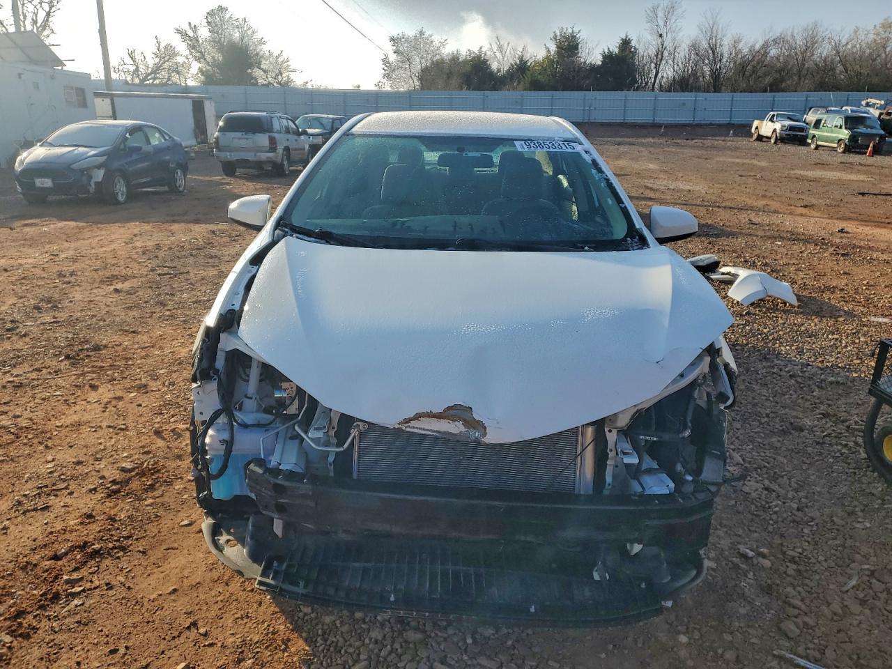 2016 Toyota Corolla Le - Image 5