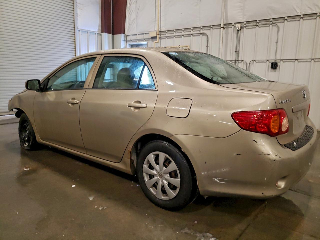 2010 Toyota Corolla Base - Фото 2