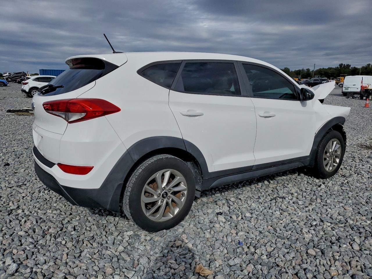 2017 Hyundai Tucson Se - Фото 3