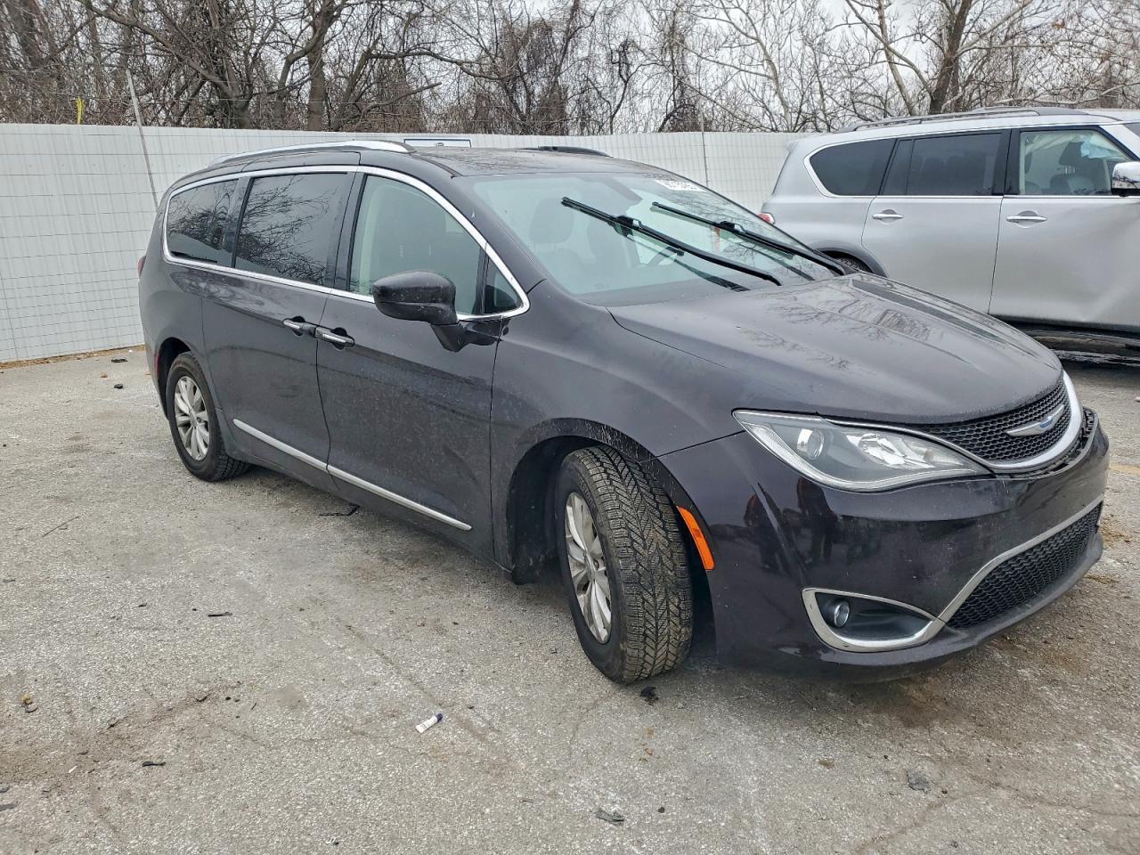 2018 Chrysler Pacifica Touring L Plus - Image 4