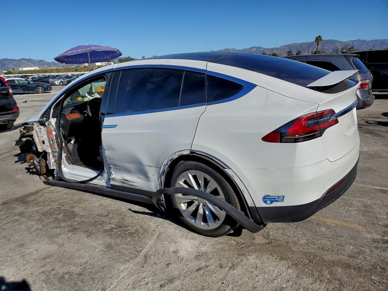 2021 Tesla Model X - Image 2