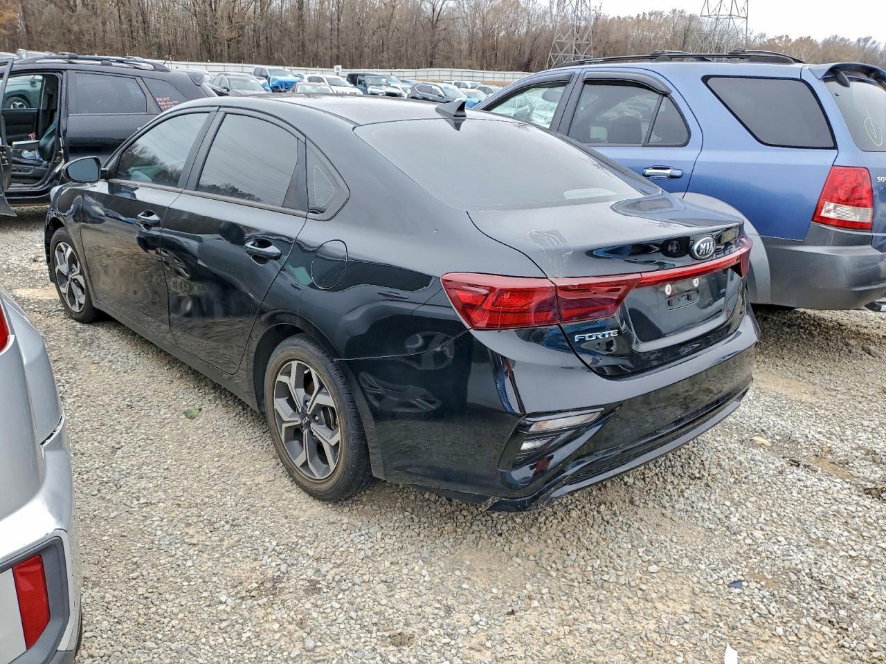 2021 Kia Forte Fe - Фото 2