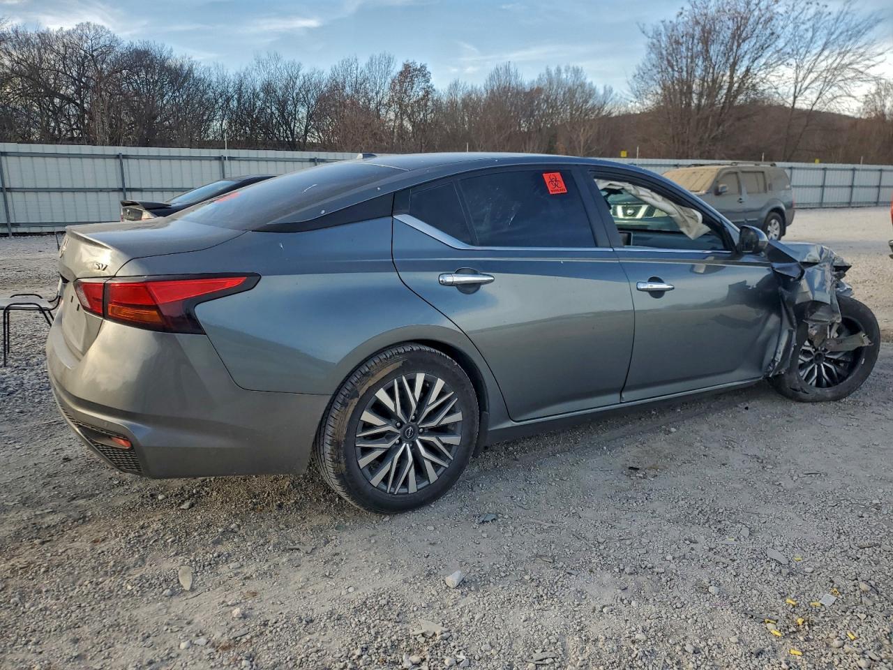2023 Nissan Altima Sv - Image 3