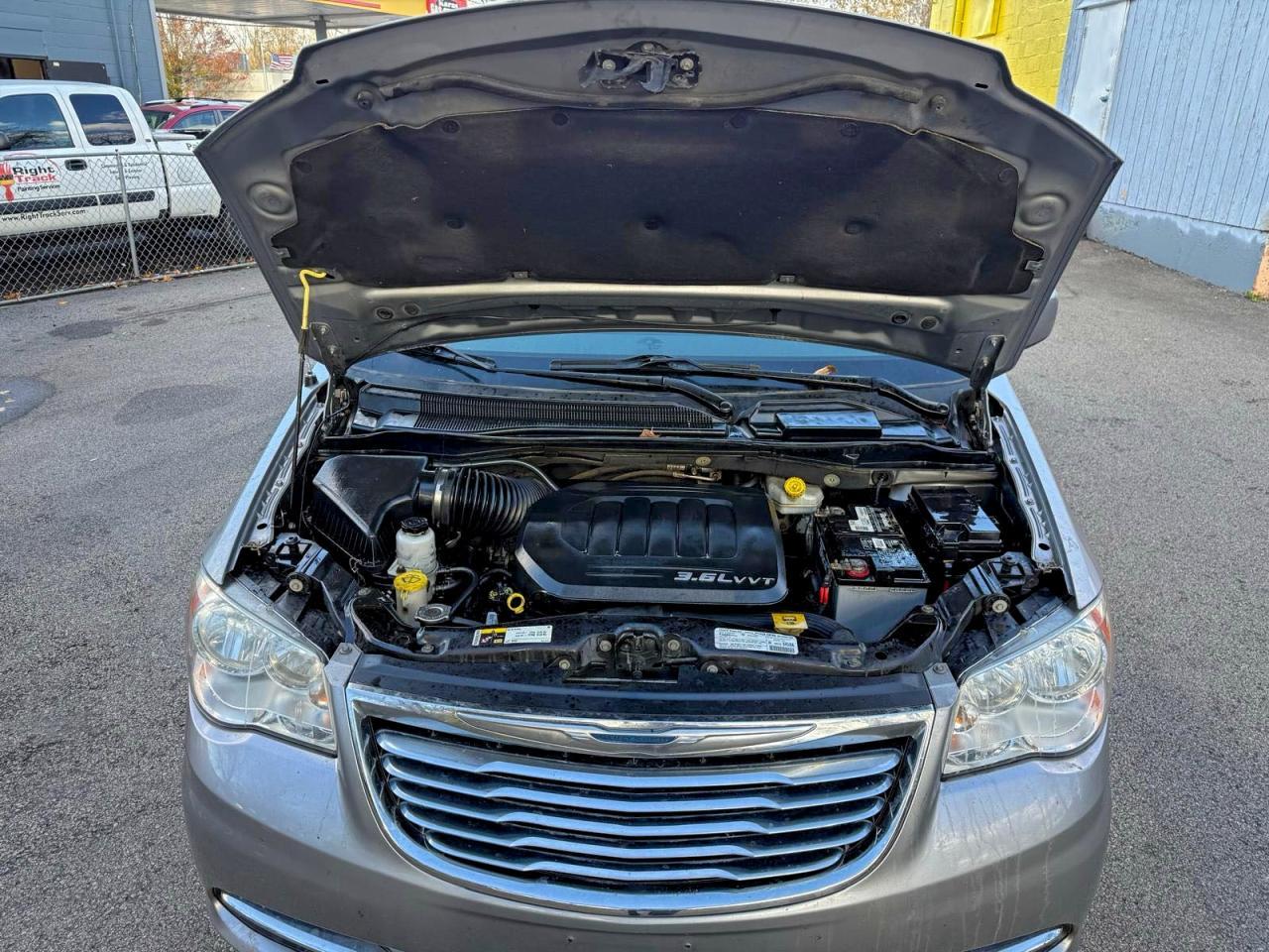 2013 Chrysler Town & Country Touring - Фото 7