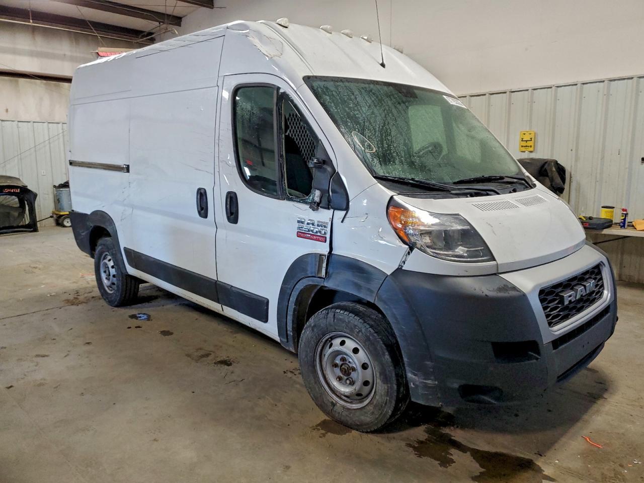 2019 Ram Promaster 2500 Delivery Van - Фото 4