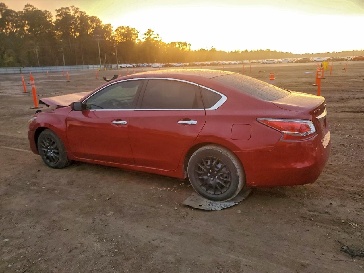 2015 Nissan Altima 2.5 - Фото 2