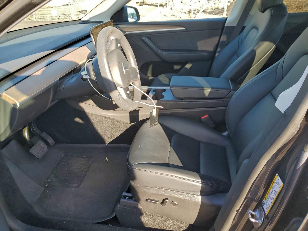 2023 Tesla Model Y - Image 7