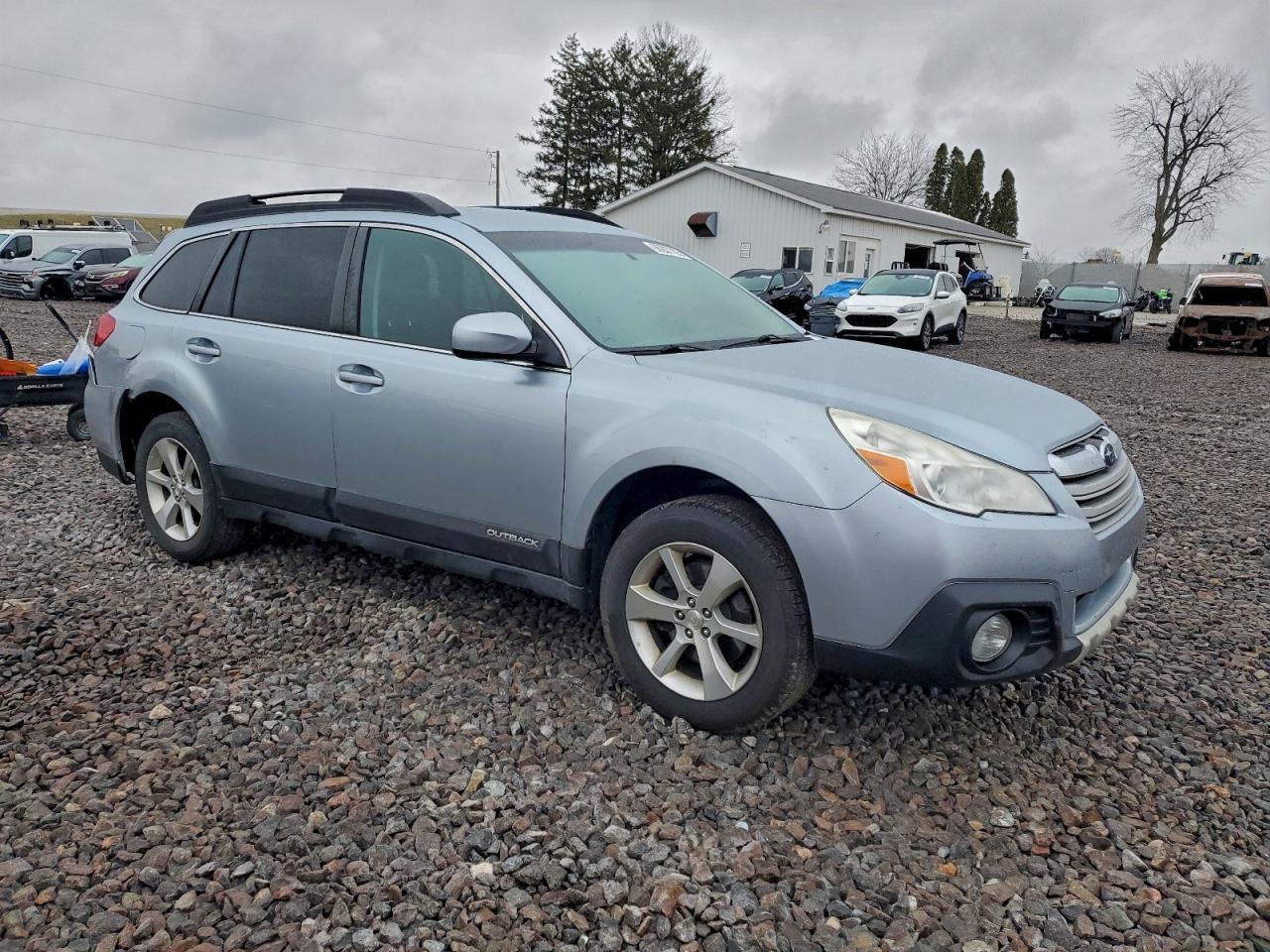 2013 Subaru Outback 3.6R Limited - Image 4