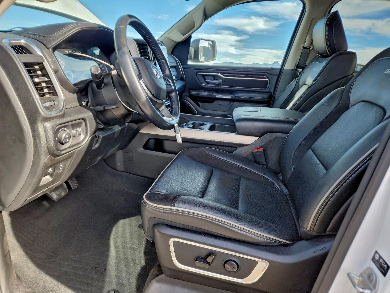 2022 Ram 1500 Laramie - Фото 7