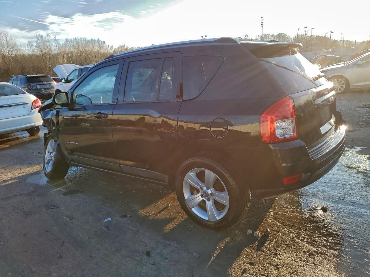 2012 Jeep Compass Sport - Фото 2