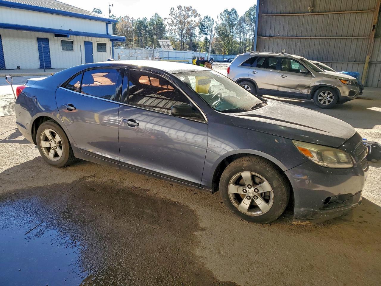 2013 Chevrolet Malibu Ls - Фото 4
