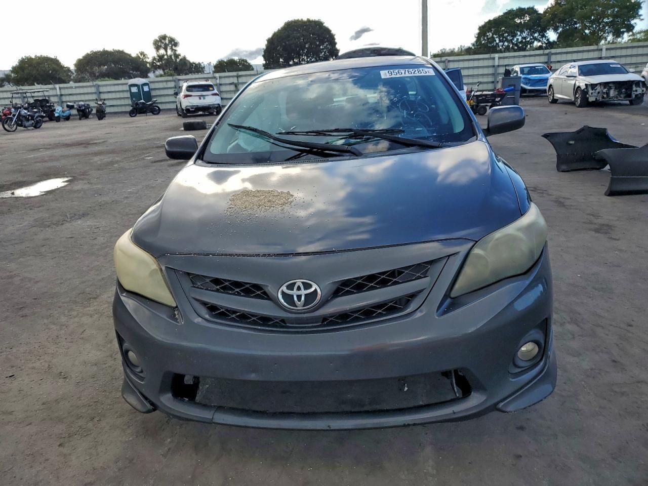 2013 Toyota Corrola - Фото 5