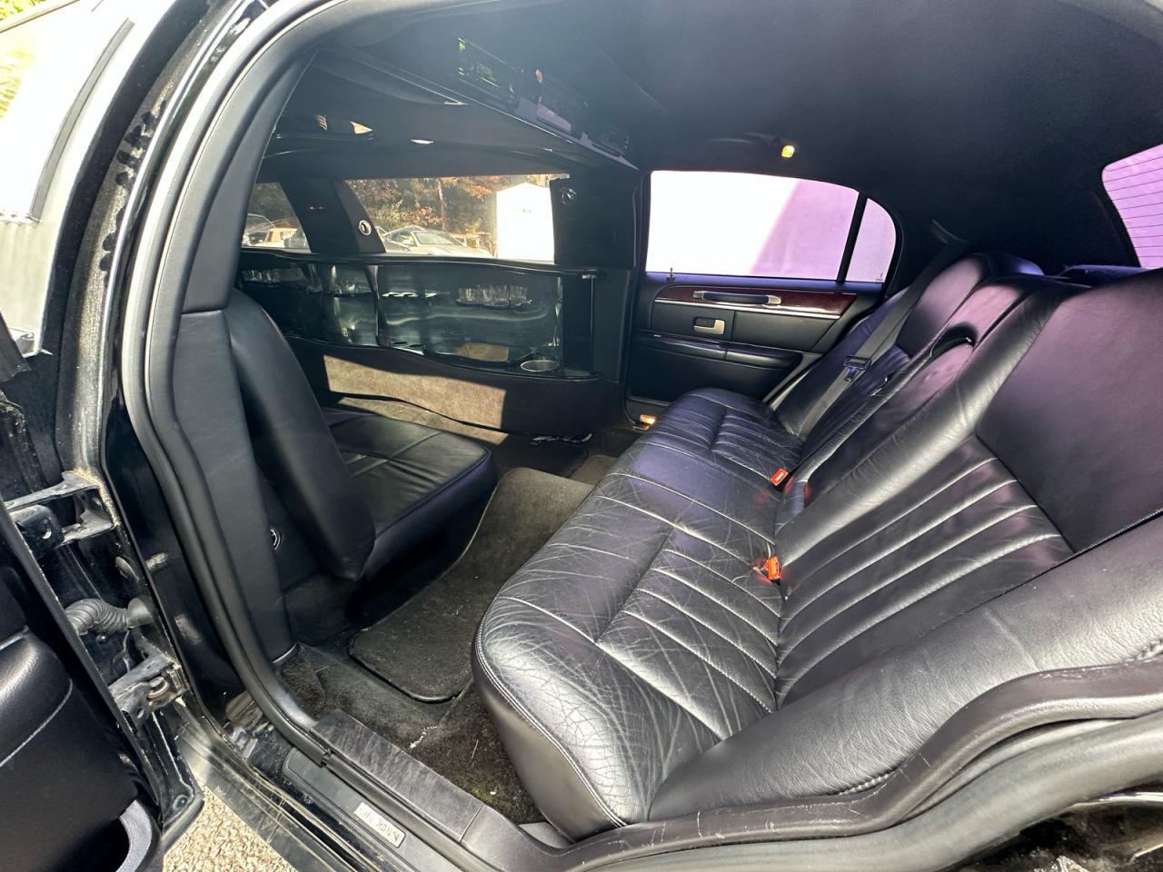 2005 Lincoln Town Car Executive - Фото 6