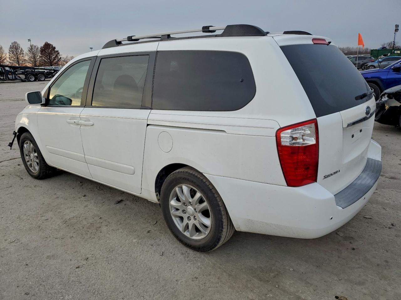 2008 Kia Sedona Ex - Image 2