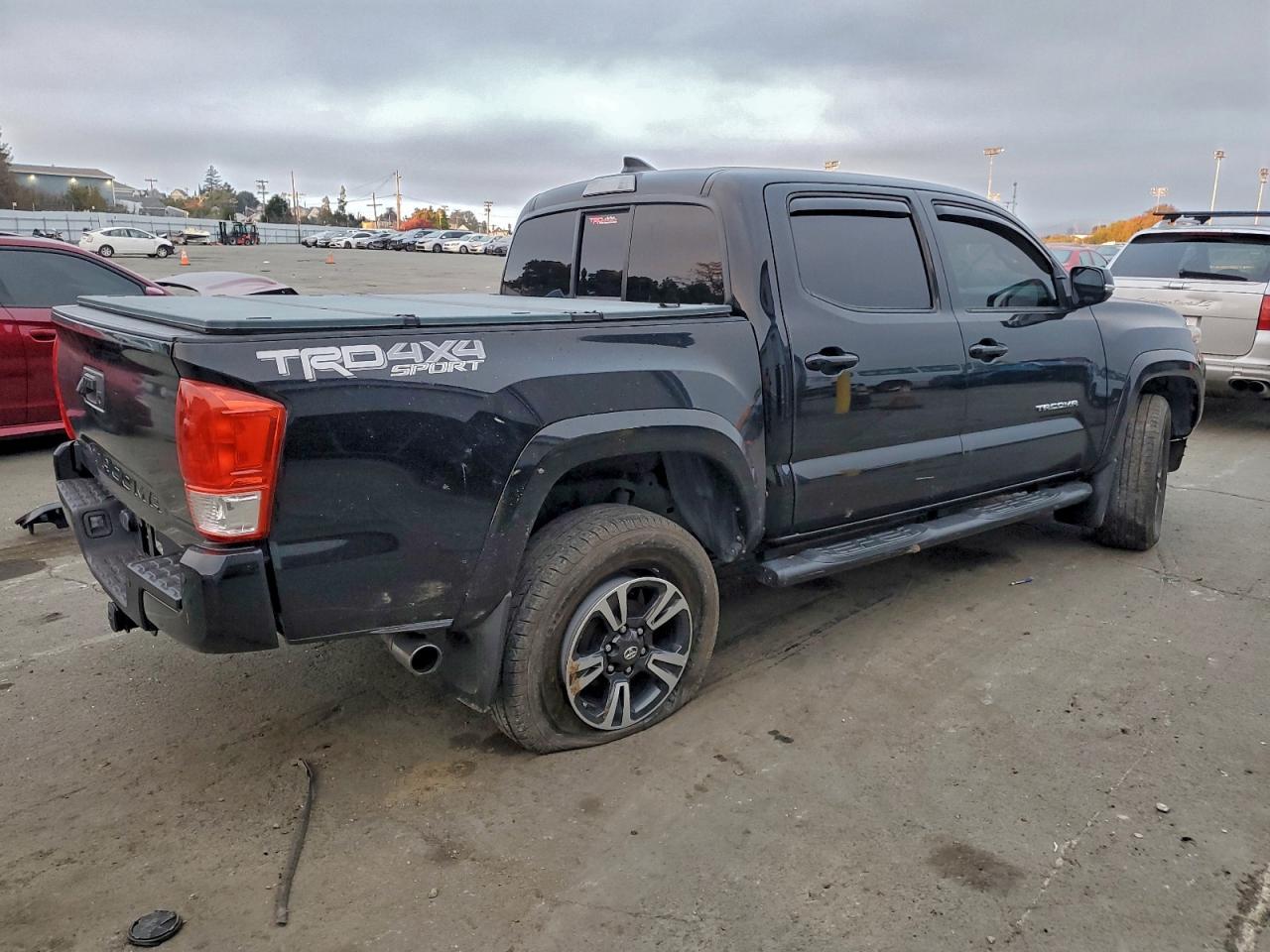 2016 Toyota Tacoma Double Cab - Image 3