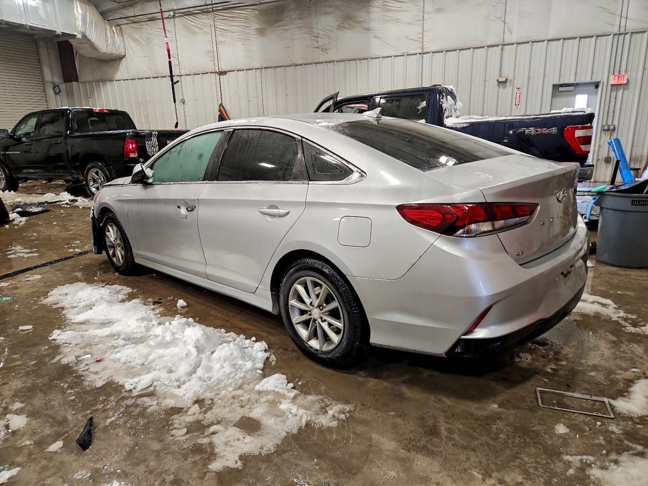 2019 Hyundai Sonata Se - Image 2