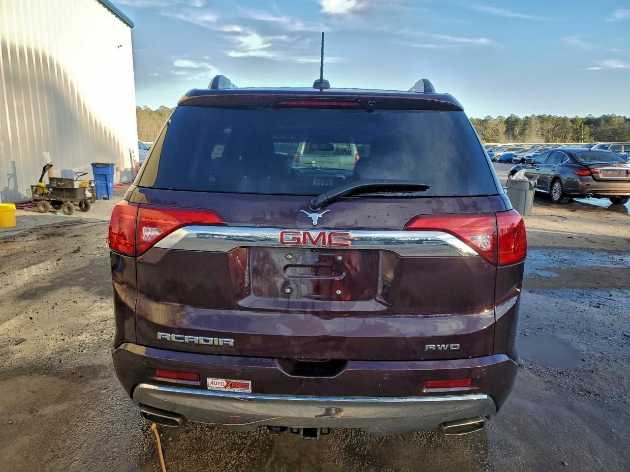 2017 GMC Acadia Denali - Фото 6