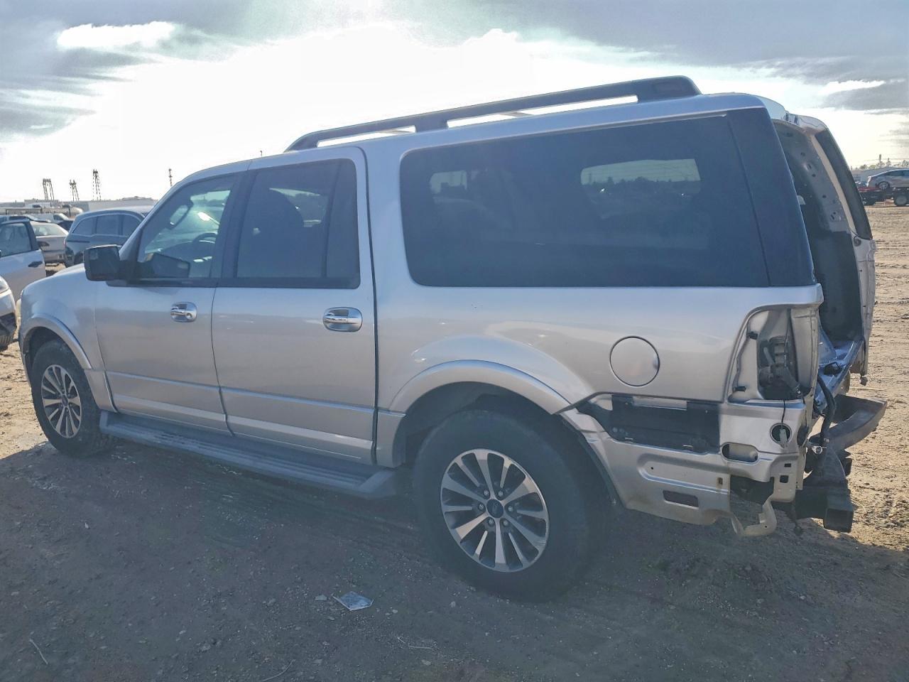 2015 Ford Expedition El Xlt - Фото 2