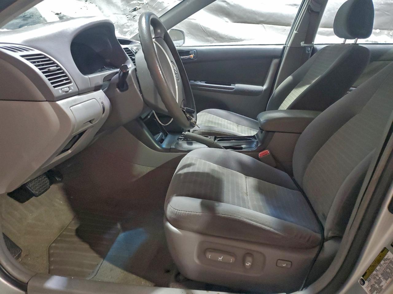 2006 Toyota Camry Le - Image 7