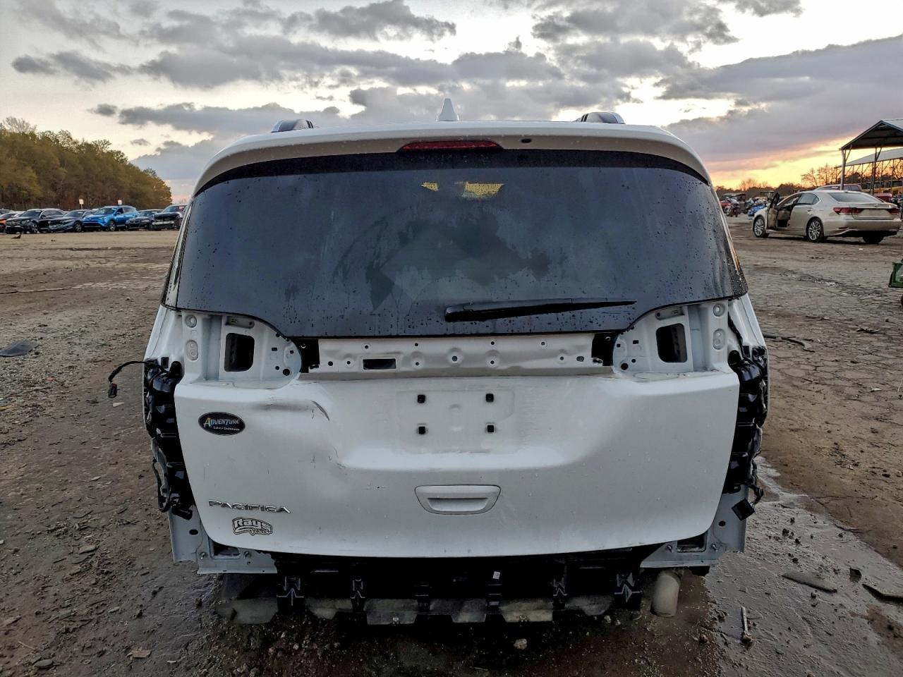 2021 Chrysler Pacifica Touring L - Фото 6