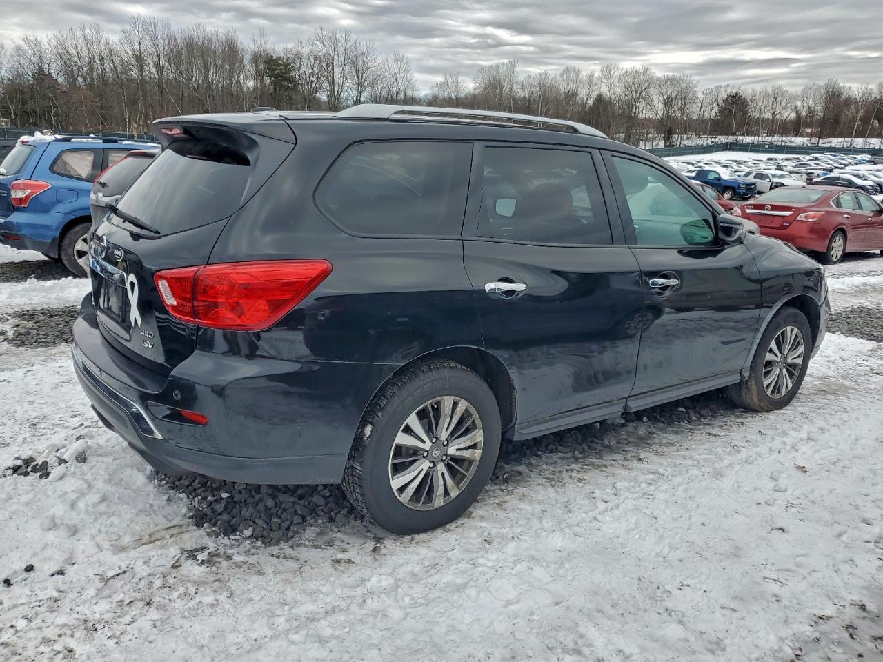 2017 Nissan Pathfinder S - Фото 3