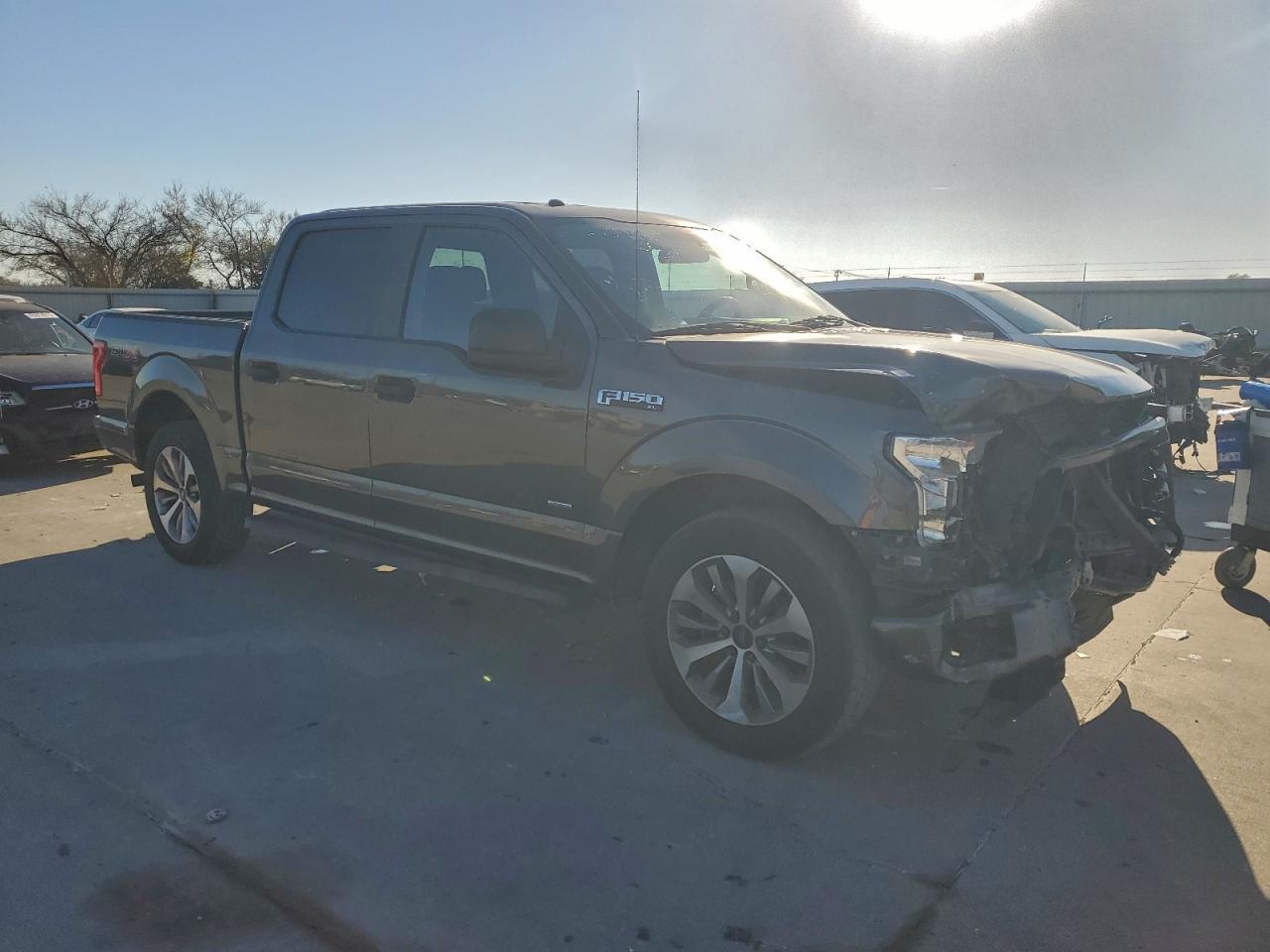 2017 Ford F150 Supercrew - Фото 4