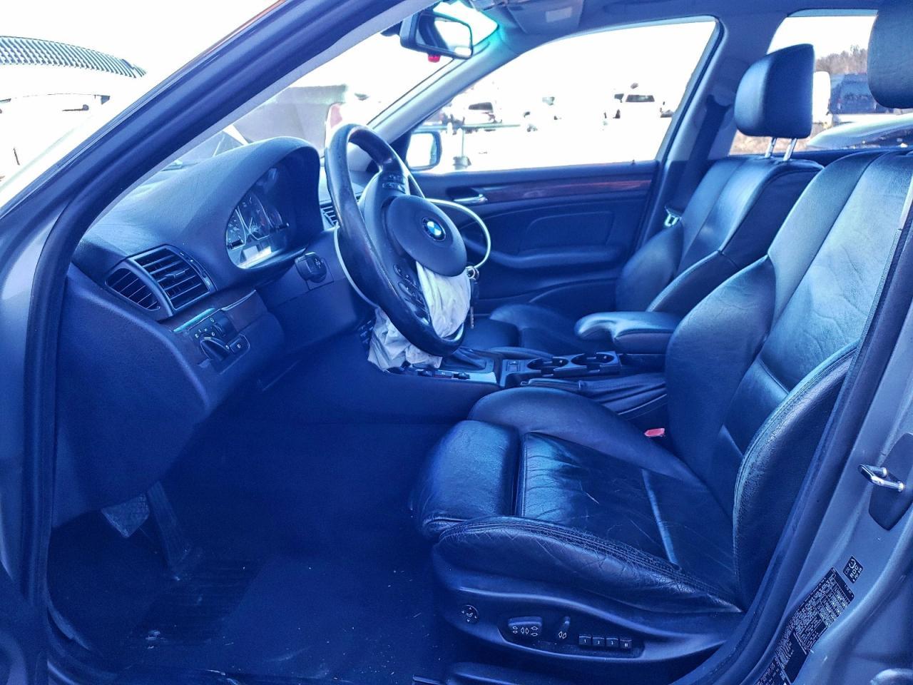 2003 BMW 330 Xi - Image 7