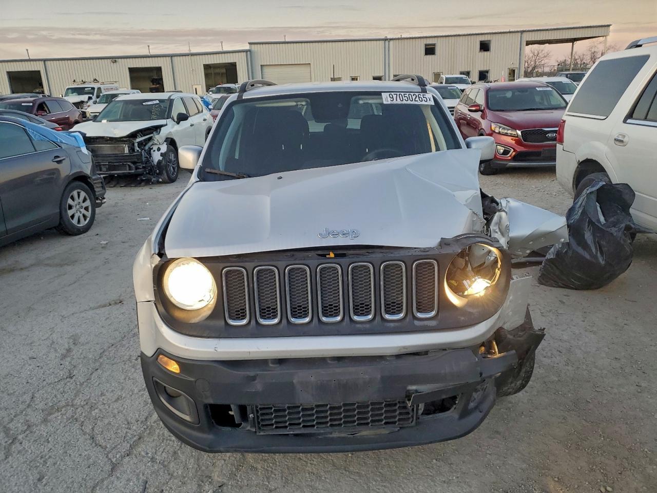2018 Jeep Renegade Latitude - Image 5