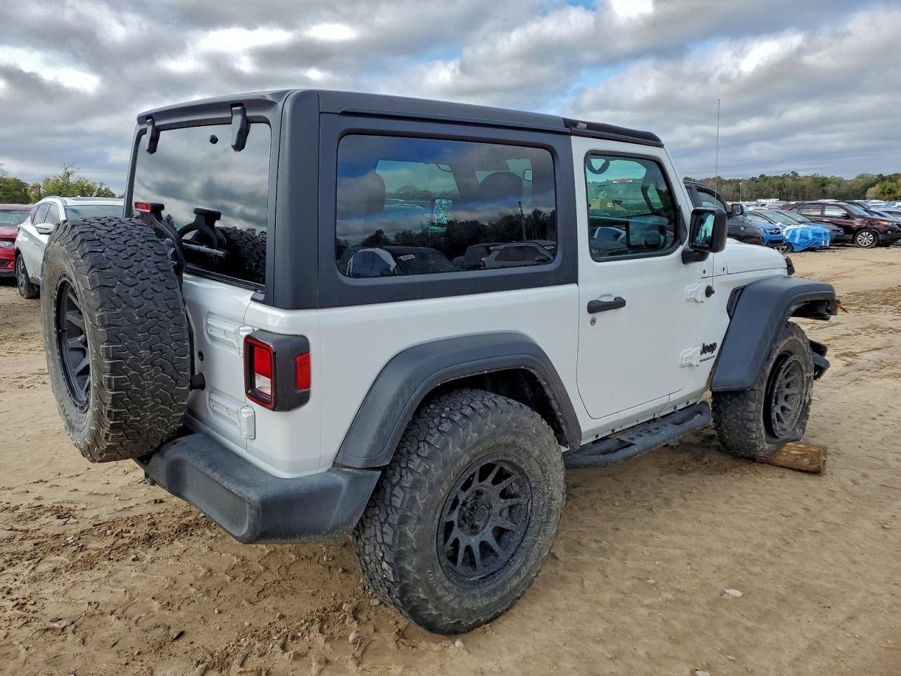 2023 Jeep Wrangler Sport - Фото 3