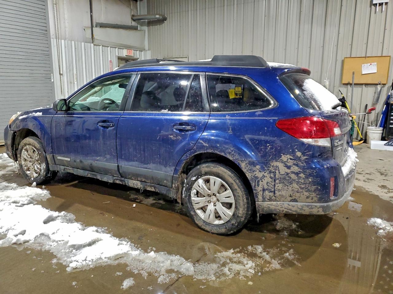 2011 Subaru Outback 2.5I - Image 2